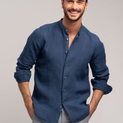 Camicia uomo tinta unita in puro lino tinto capo blu